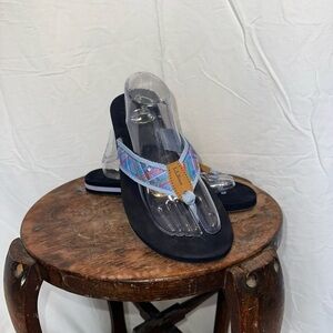 LL BEAN Women's Maine Isle Blue Plaid Canvas Lightweight Flip Flop Sandals 11M